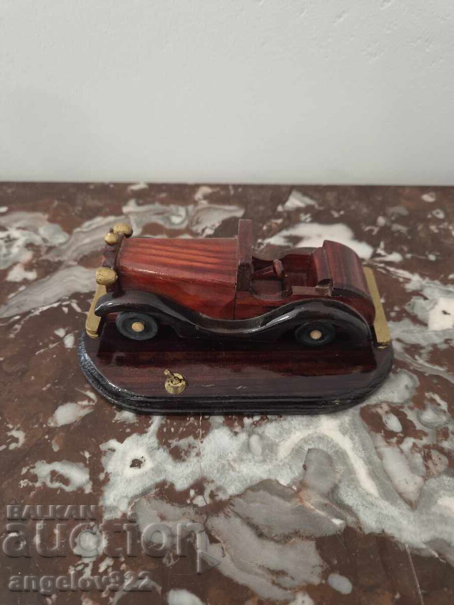 Cărucior vintage din lemn!!! cu preț € 0.01 | 0.02 BGN