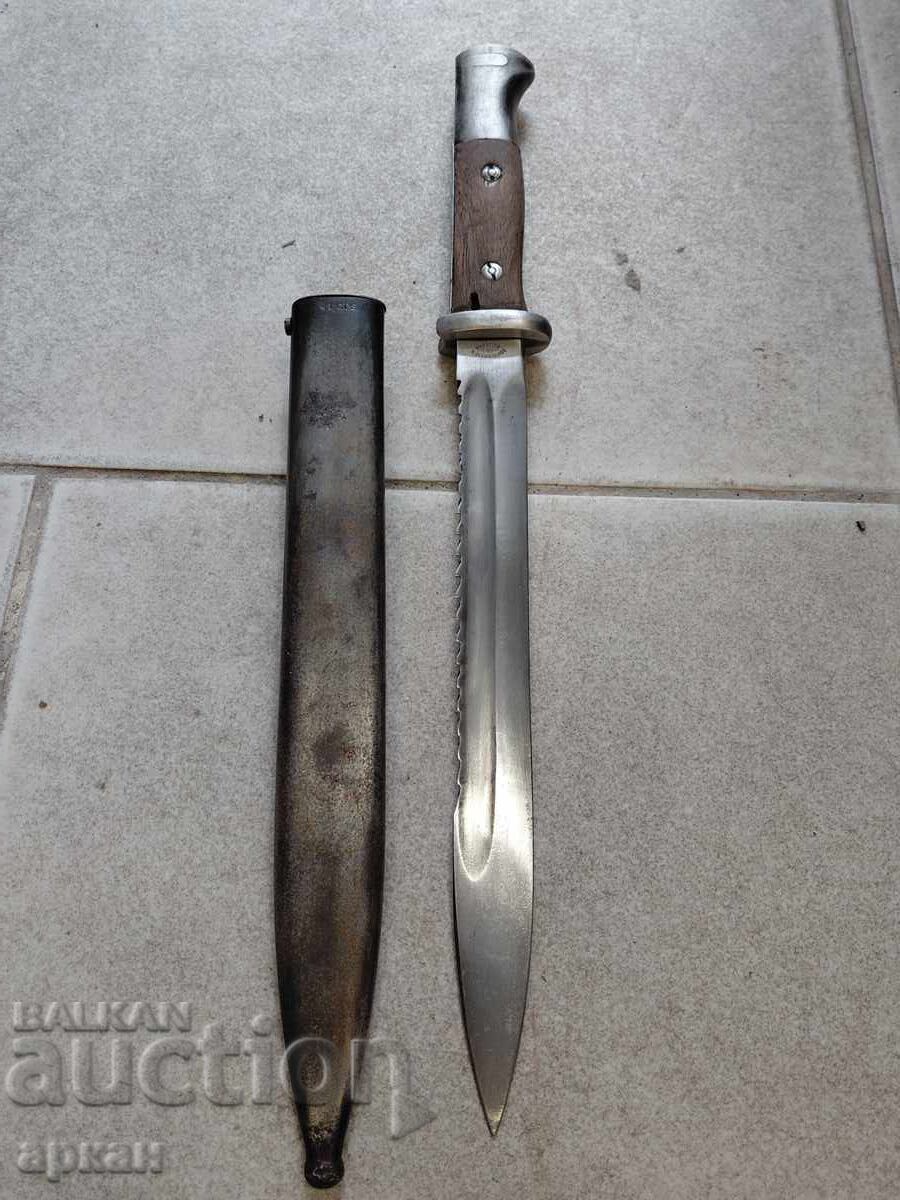 Mauser bayonet knife with saw blade Solingen with price € 600.00 | 1173.50 BGN