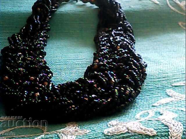 старо красиво колие от маниста с цена € 20.00 | 39.12 лв.