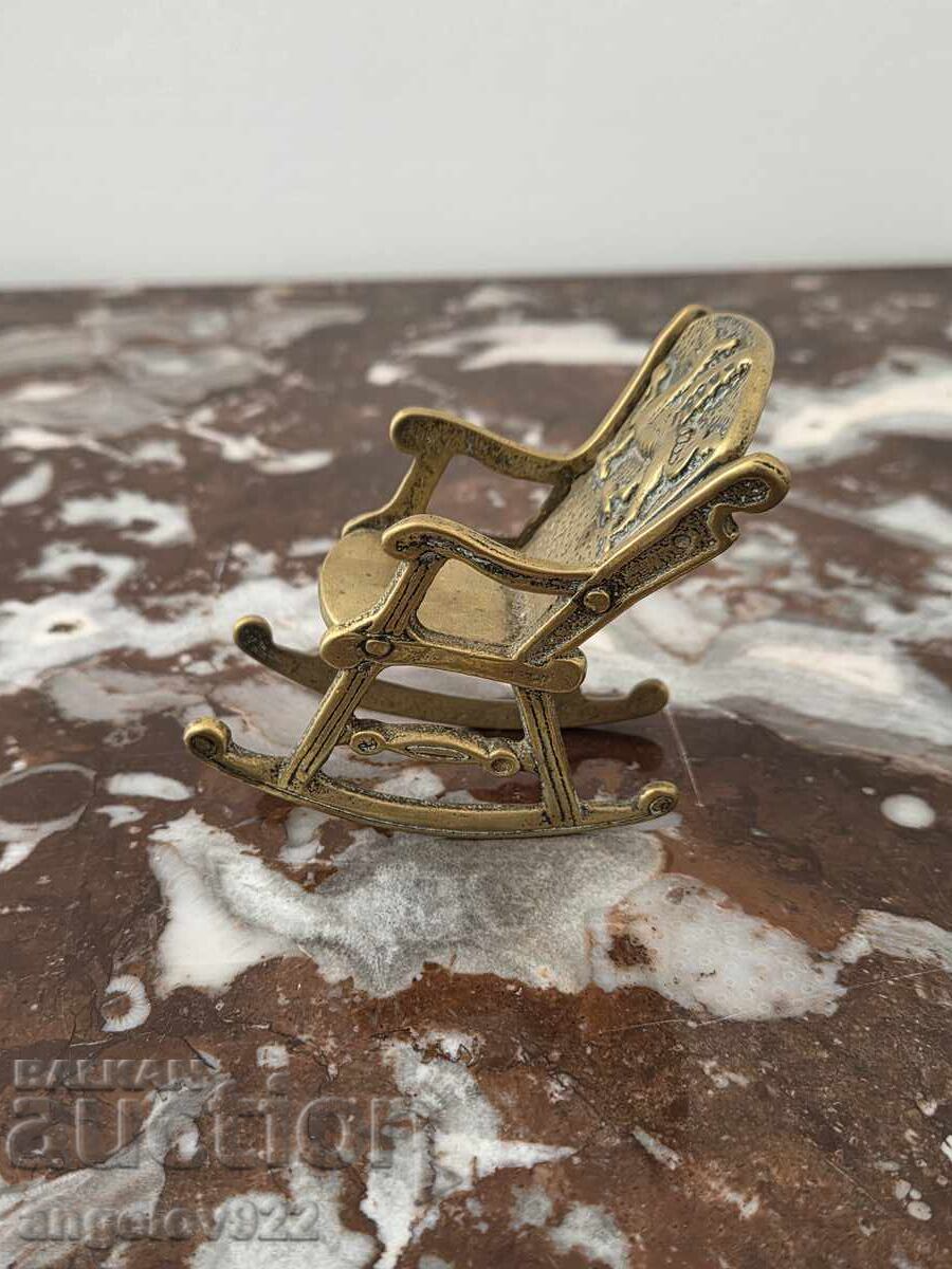 Масивен люлеещ се бронзов стол!!!