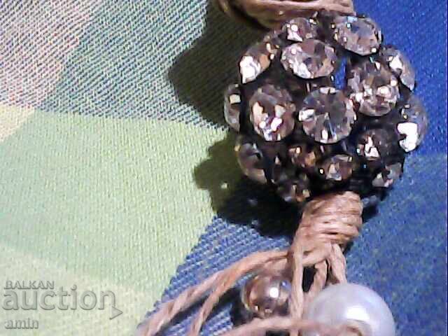 Аукцион красиво колие от перли и кристали