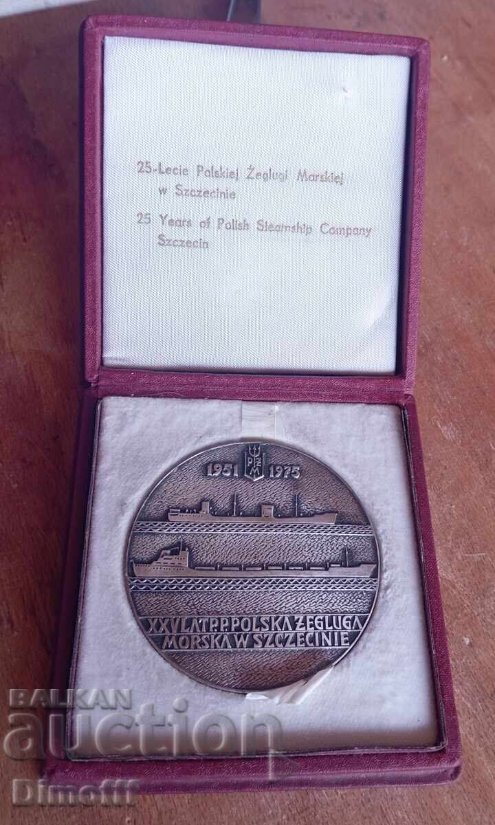 Доставка на Масивен плакет Полша с кутия