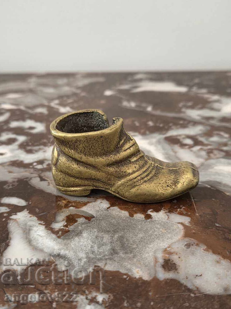 Licitație Pantof de bronz!!!