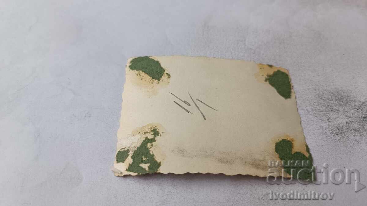 Φωτογραφία Σοφία Άνδρας και γυναίκα στο πεζοδρόμιο με τιμή € 0.88 | 1.72 BGN Φωτογραφία Σοφία Άνδρας και γυναίκα στο πεζοδρόμιο με τιμή € 0.88 | 1.72 BGN