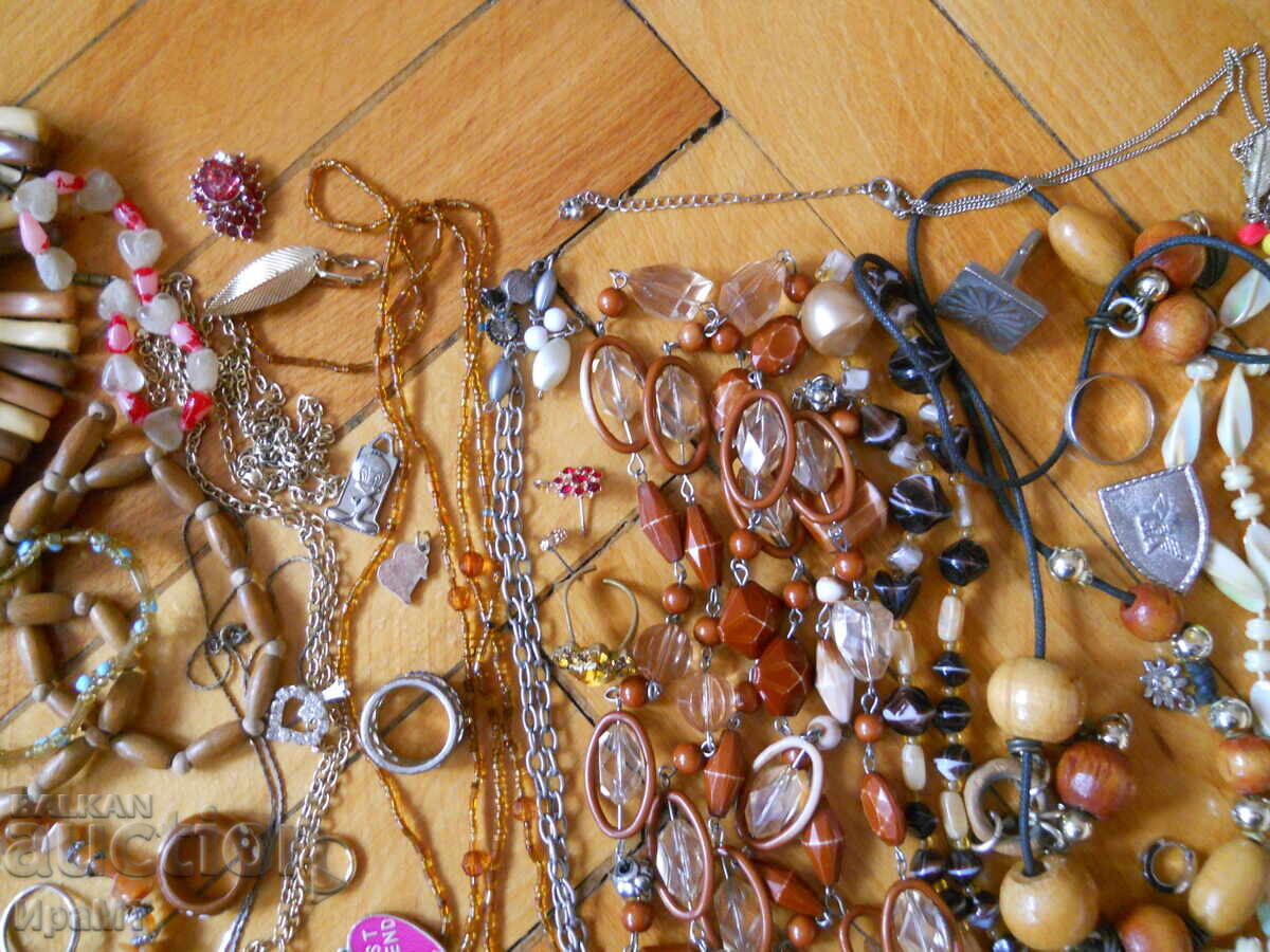 Large lot of jewelry 3 - 5 Large lot of jewelry 3 - 5