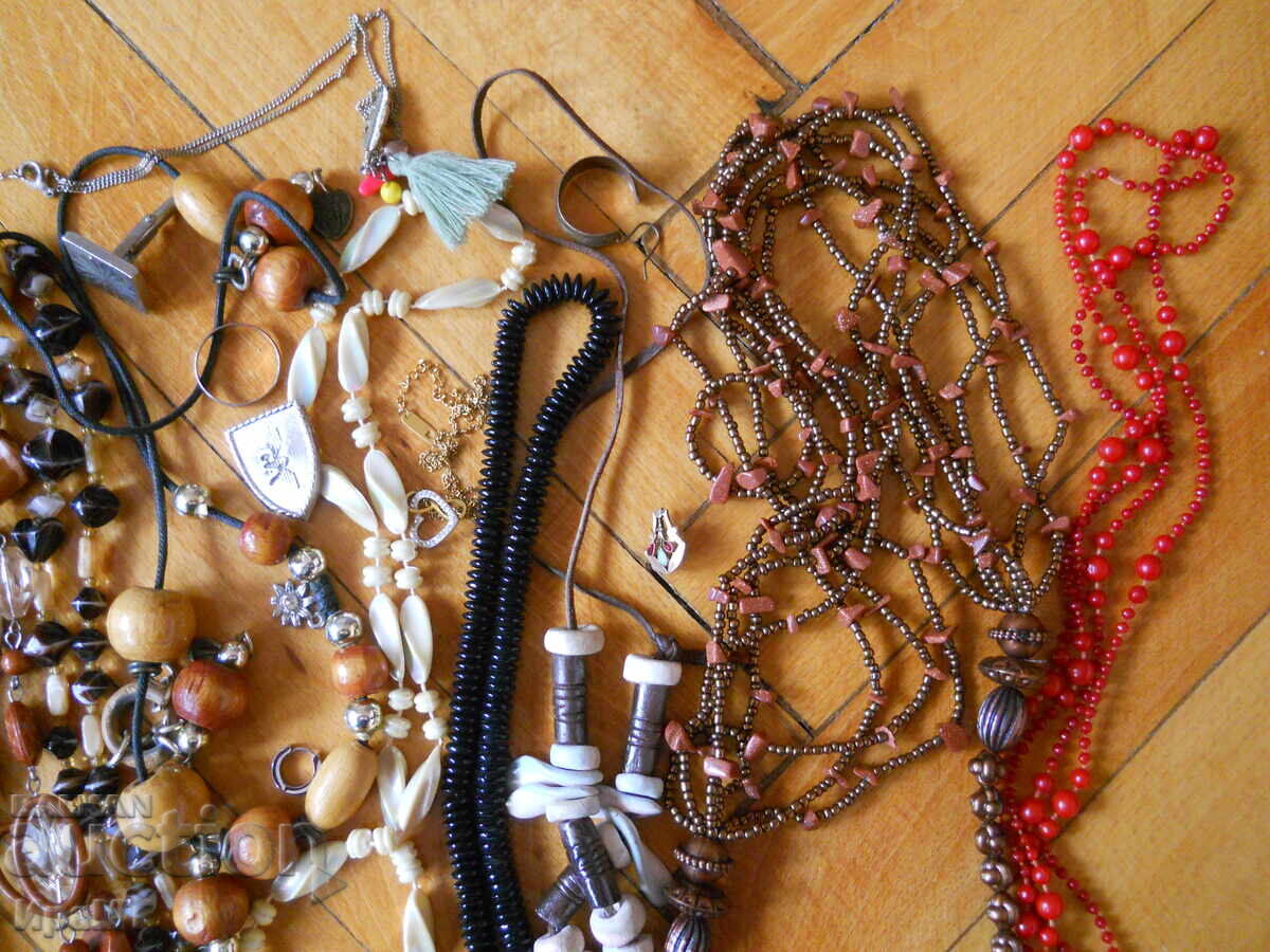 Large lot of jewelry 3 - 6 Large lot of jewelry 3 - 6