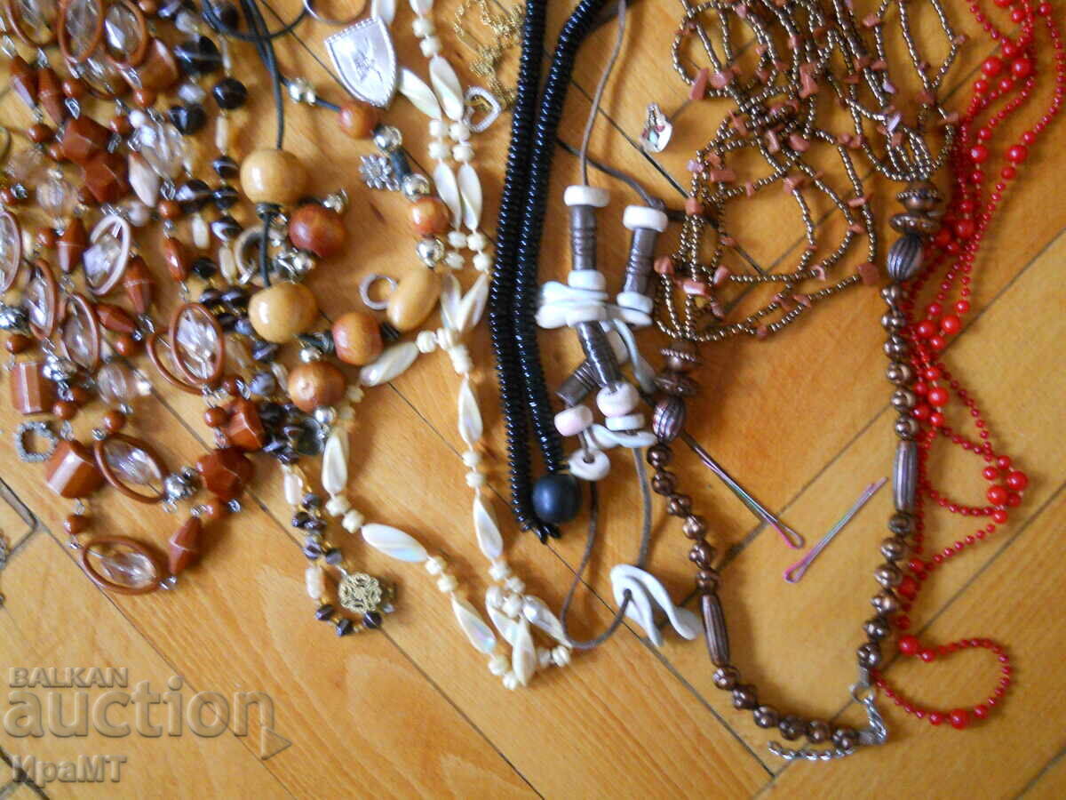 Large lot of jewelry 3 - 7 Large lot of jewelry 3 - 7