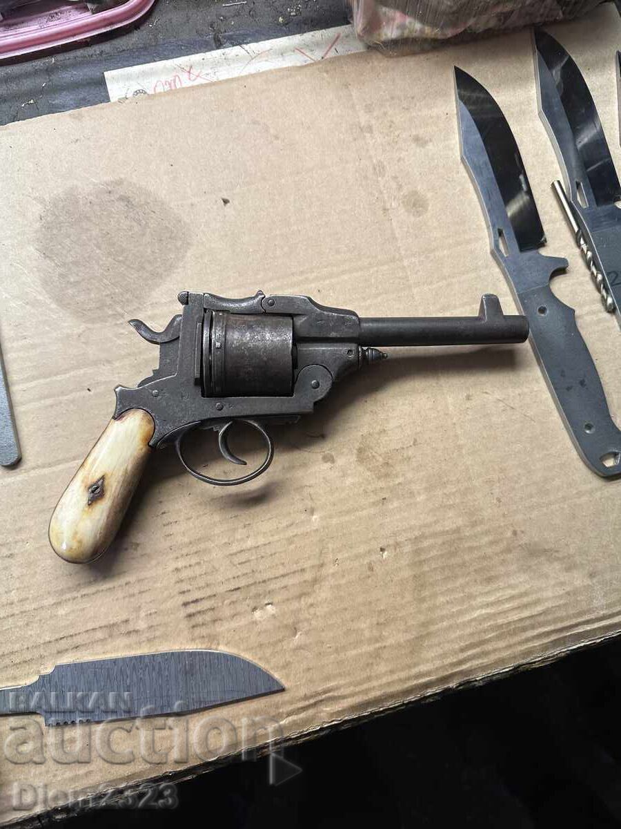 Delivery of Revolver