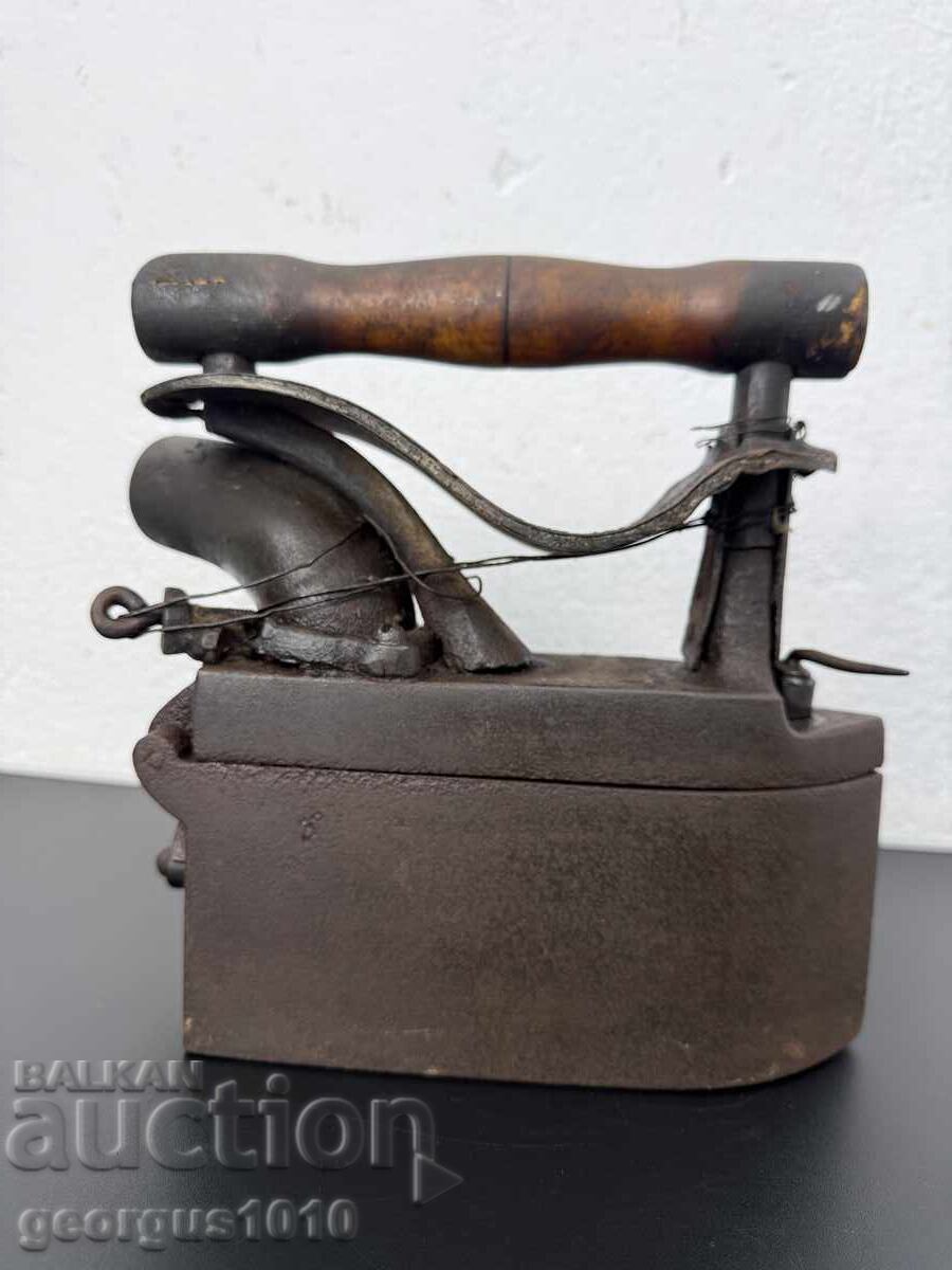 Old charcoal iron No. 8074 - 5
