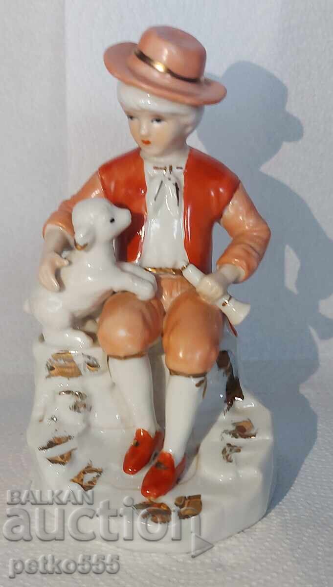 ПОРЦЕЛАНОВА ФИГУРА ПОРЦЕЛАНОВА ФИГУРА