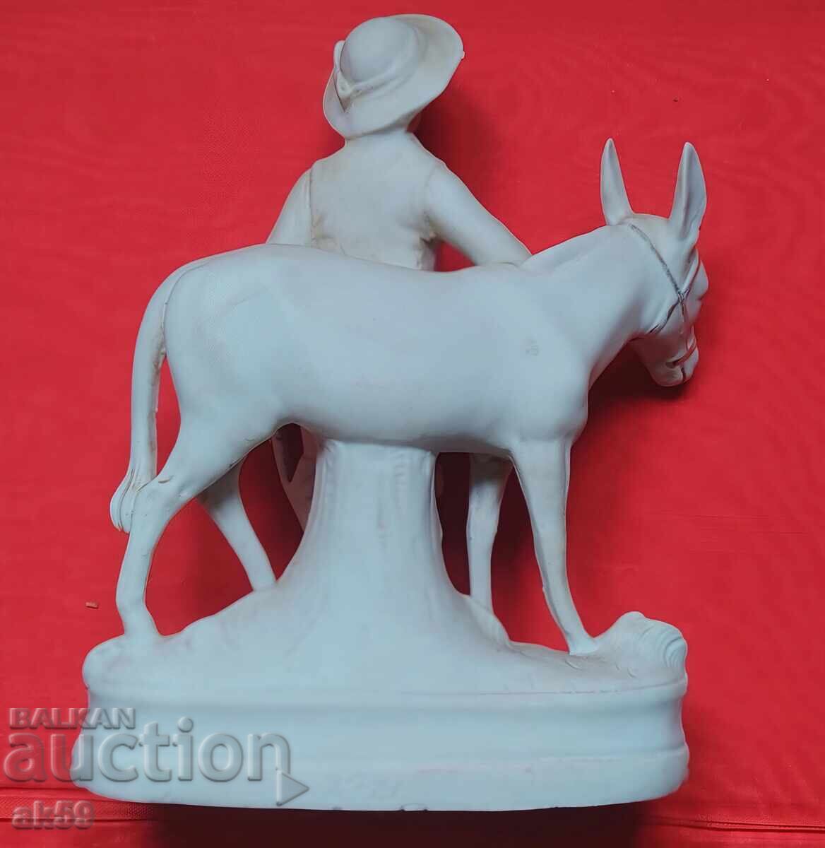 момче и магаре порцелан(бисквит) - Франция . с цена € 180.00 | 352.05 лв. момче и магаре порцелан(бисквит) - Франция . с цена € 180.00 | 352.05 лв.