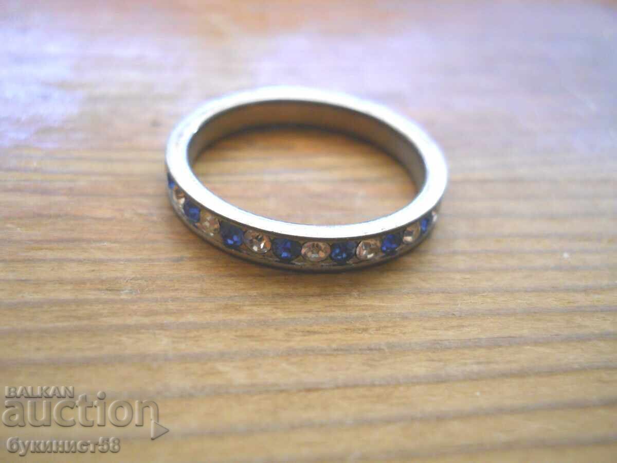 Auction  Old ladies ring