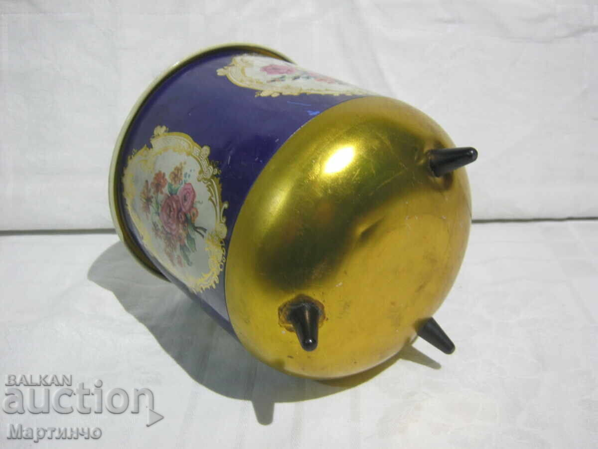 Delivery of Antique Metal Box Delivery of Antique Metal Box