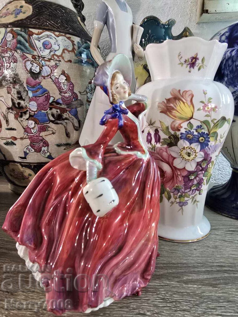 Royal Doulton - Collectible figurine with price € 50.00 | 97.79 BGN
