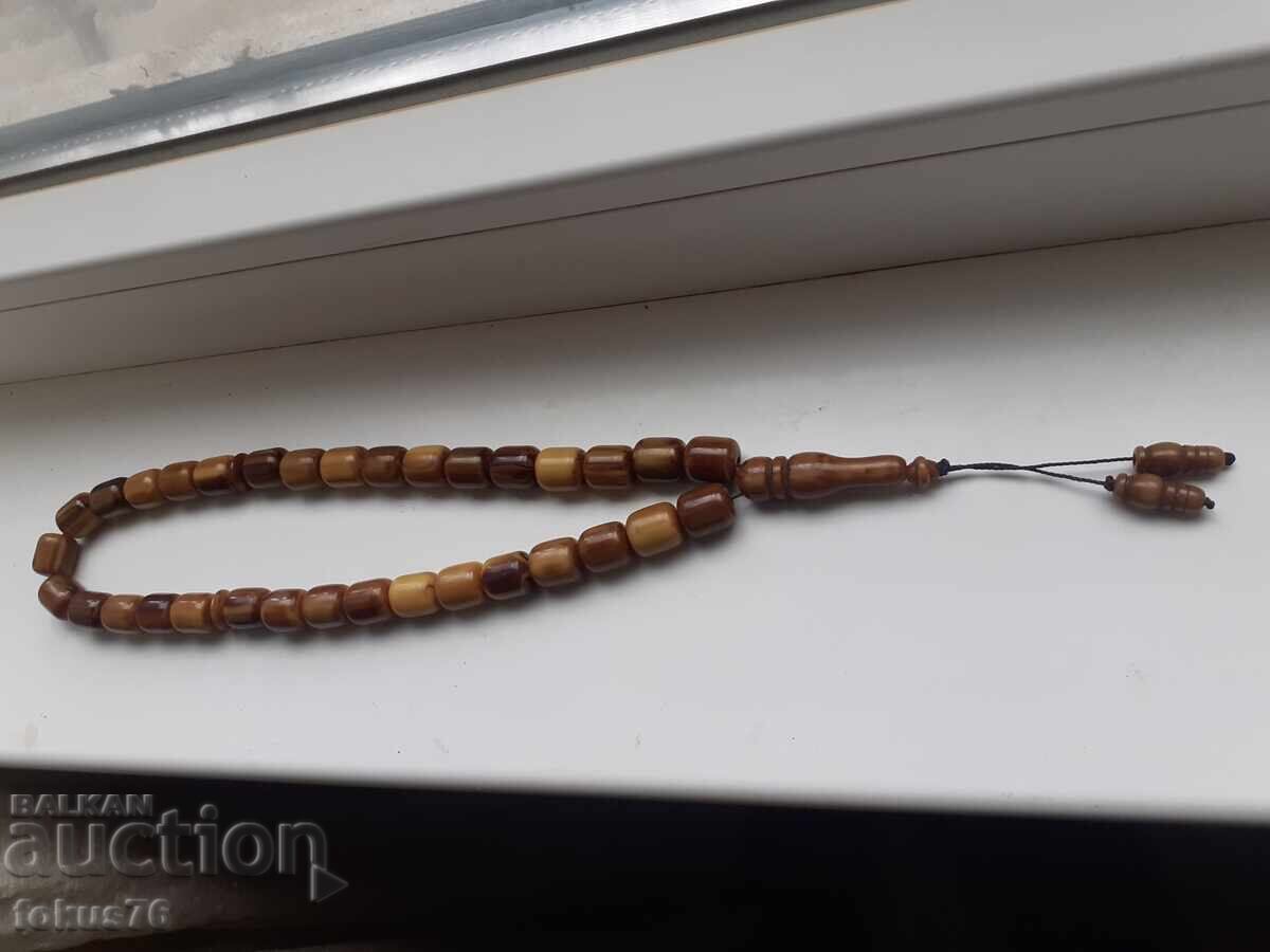 Красива стара броеница от каталин бакелит 33 + поп с цена € 120.00 | 234.70 лв.