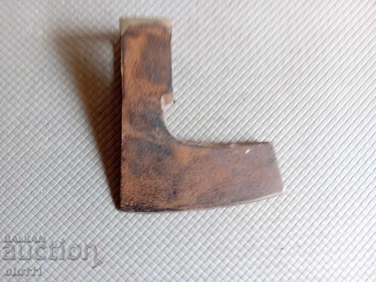 Delivery of OLD HATCHET AXE WITH MARKINGS