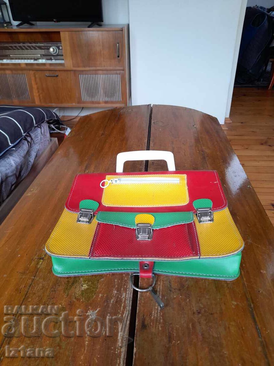 Geanta de scoala veche