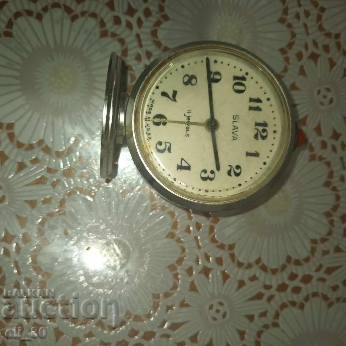 Ρωσικό ξυπνητήρι ρολόι Slava, σαν καινούργιο με τιμή € 8.00 | 15.65 BGN Ρωσικό ξυπνητήρι ρολόι Slava, σαν καινούργιο με τιμή € 8.00 | 15.65 BGN