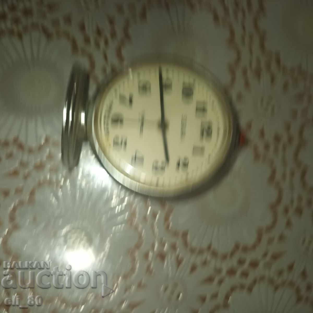 Παράδοση Ρωσικό ξυπνητήρι ρολόι Slava, σαν καινούργιο Παράδοση Ρωσικό ξυπνητήρι ρολόι Slava, σαν καινούργιο