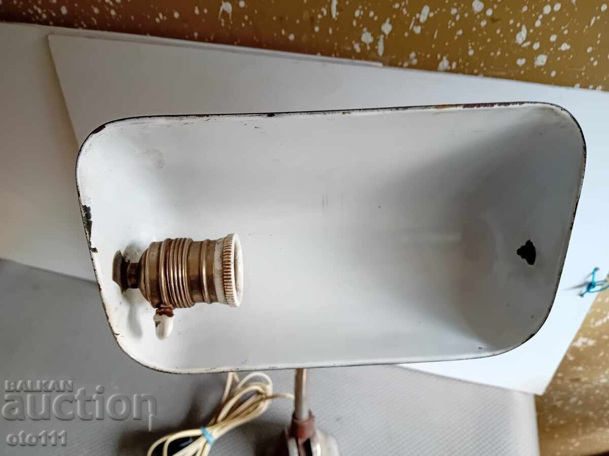 VECHE LAMPĂ DE BIROU PENTRU JUDECĂTOR cu preț € 70.00 | 136.91 BGN
