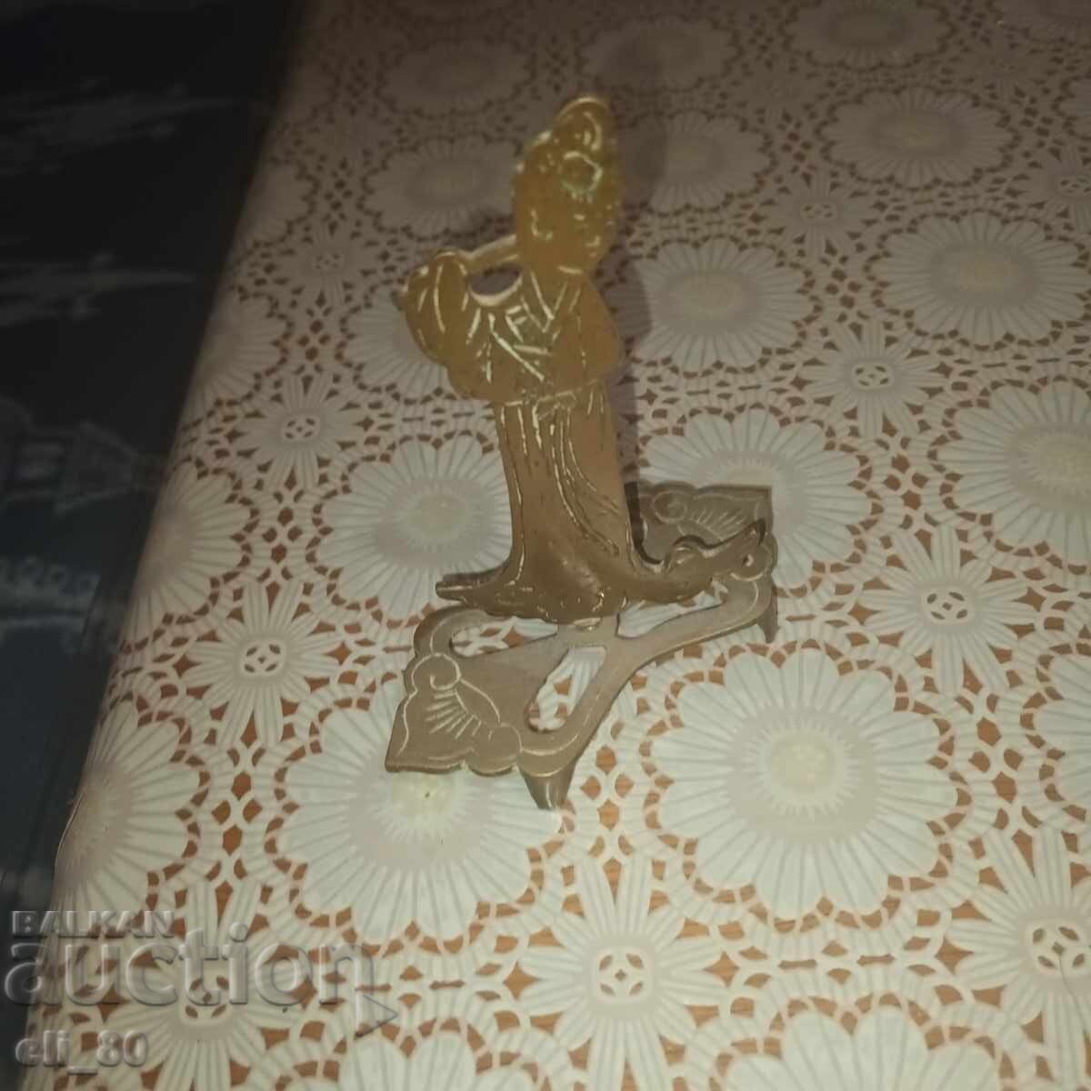 Suvenir din alamă 20 cm cu preț € 2.00 | 3.91 BGN