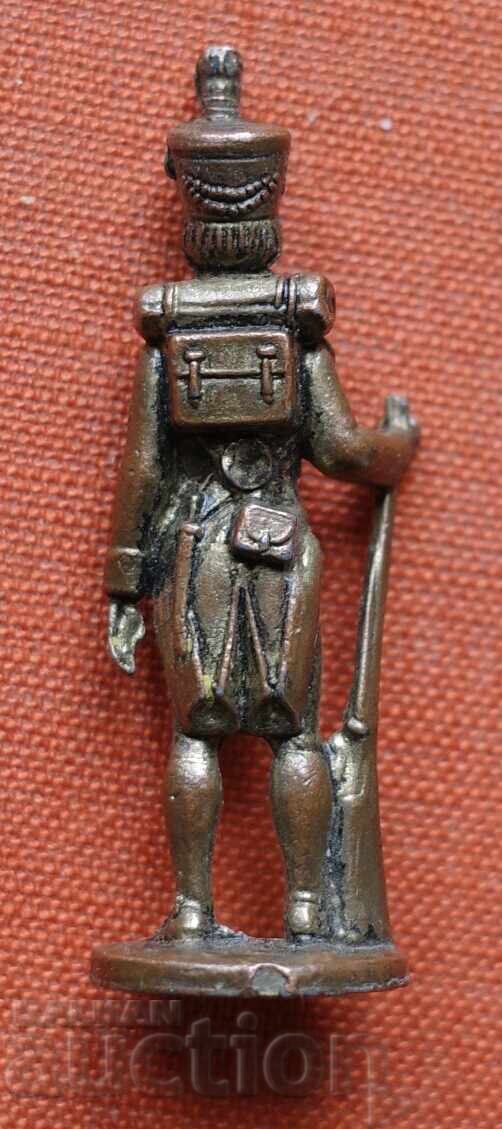 Kinder Surprise Kinder Surpriză cu preț € 5.00 | 9.78 BGN Kinder Surprise Kinder Surpriză cu preț € 5.00 | 9.78 BGN