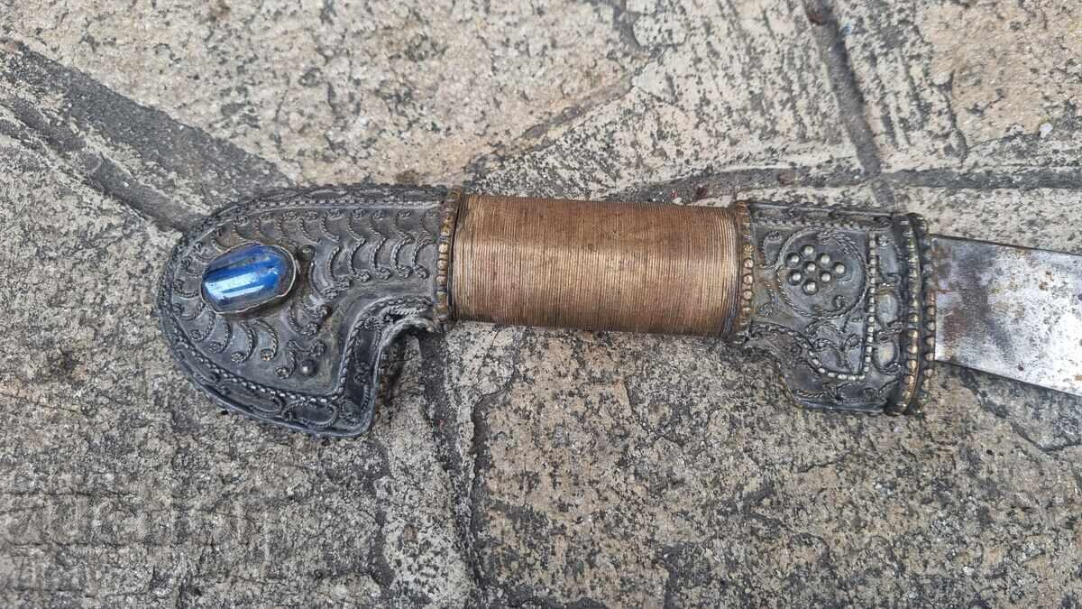 Săbii vechi. Cuțit. Iatagan cu preț € 140.00 | 273.82 BGN Săbii vechi. Cuțit. Iatagan cu preț € 140.00 | 273.82 BGN