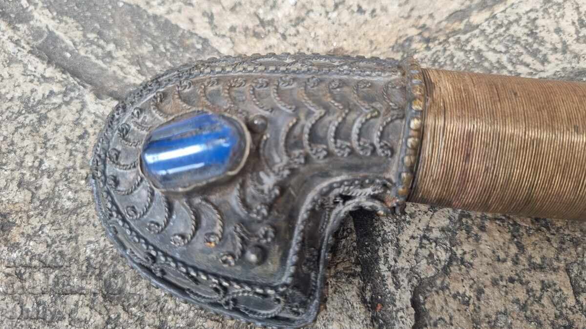 Licitație Săbii vechi. Cuțit. Iatagan Licitație Săbii vechi. Cuțit. Iatagan