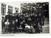 1940 ΜΙΚΡΗ ΠΑΛΙΑ ΦΩΤΟΓΡΑΦΙΑ ΣΒΙΣΤΟΦ ΜΑΘΗΤΕΣ ΓΥΜΝΑΣΙΟΥ ΣΤΗΝ ΠΛΑΤΕΙΑ Ζ497