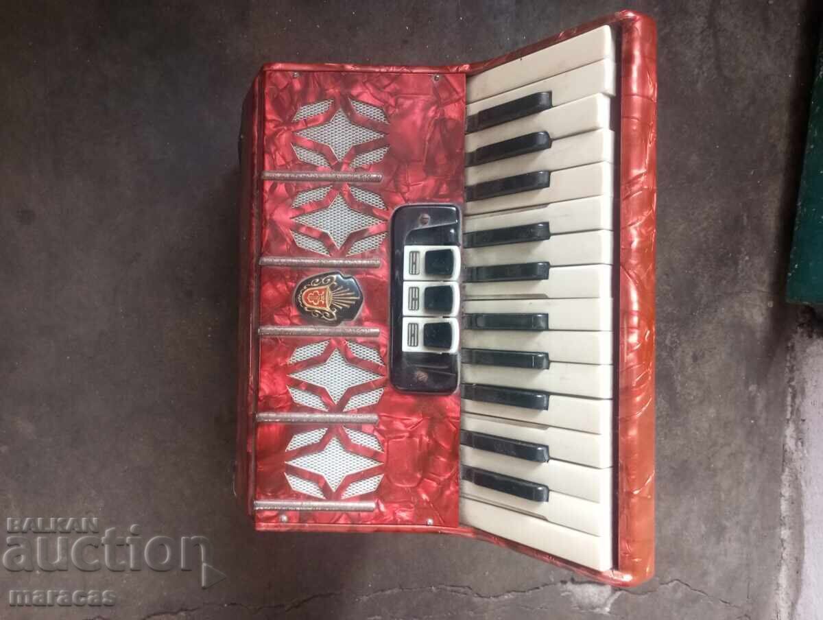 Acordeon vechi Royal Standard