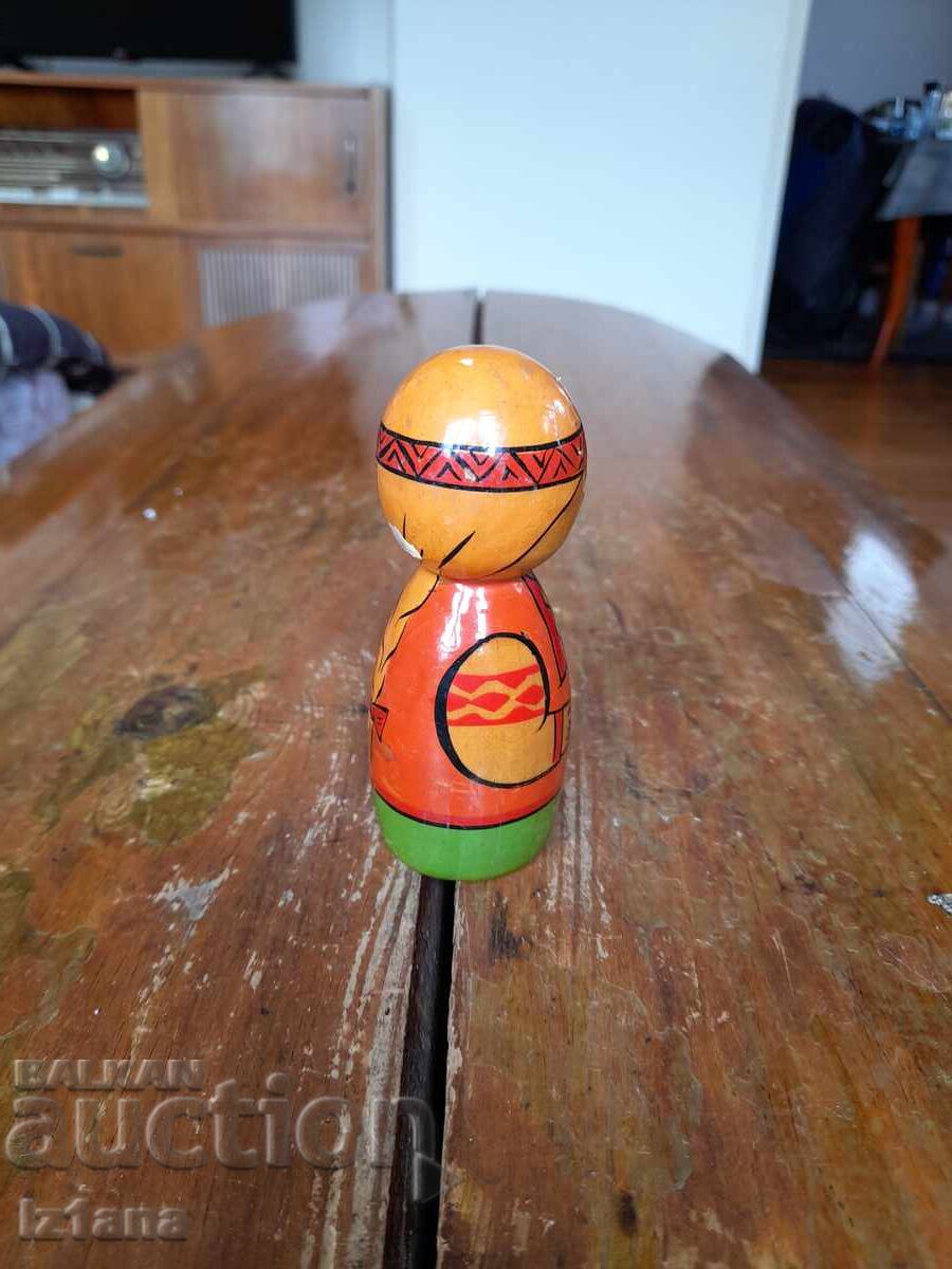 Figurină veche din lemn cu preț € 13.00 | 25.43 BGN Figurină veche din lemn cu preț € 13.00 | 25.43 BGN