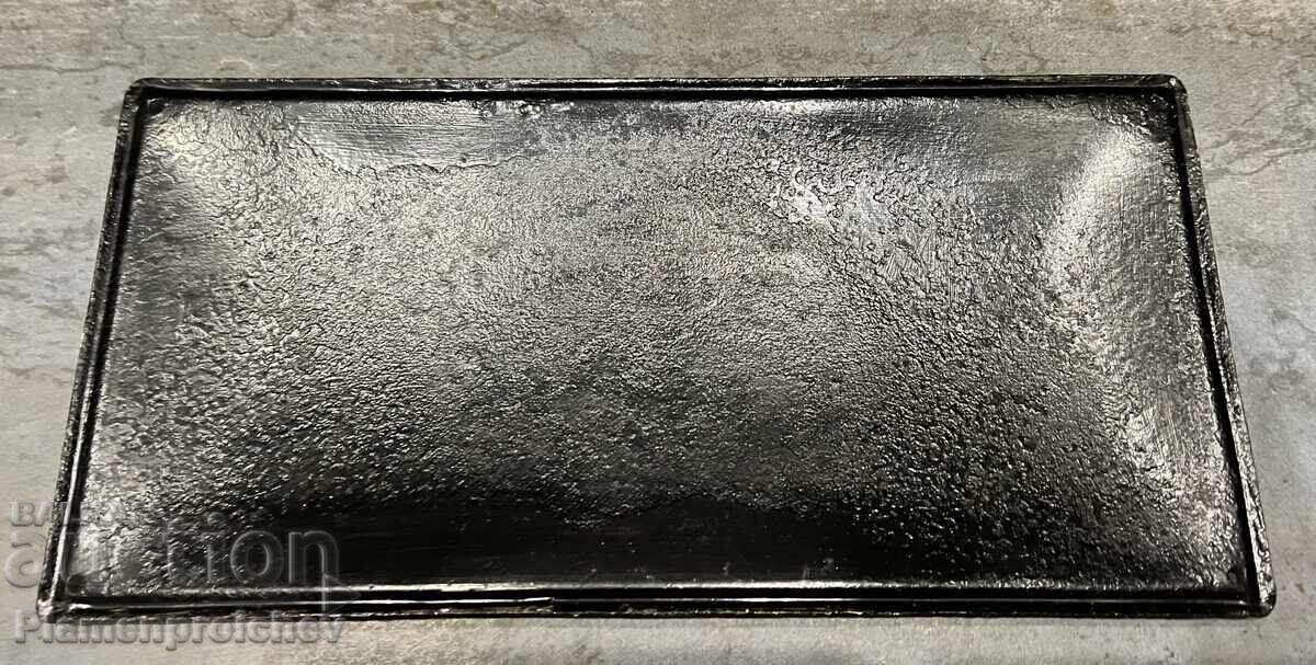 TABLĂ EMAILATĂ RARĂ DE EPOCĂ (DIN COMUNISM) cu preț € 200.00 | 391.17 BGN TABLĂ EMAILATĂ RARĂ DE EPOCĂ (DIN COMUNISM) cu preț € 200.00 | 391.17 BGN