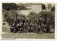 1941 MICĂ FOTOGRAFIE VECHE SVIȘTOV ELEVI ÎN EXCURSIE J499