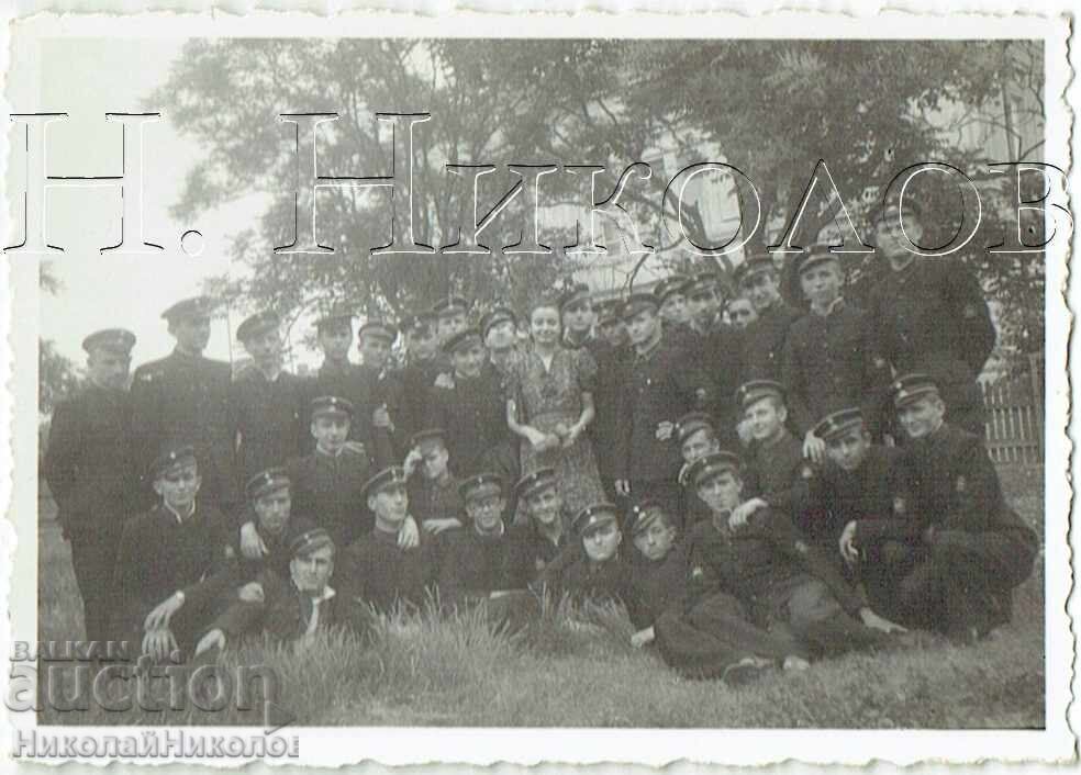 1940 ΜΙΚΡΗ ΠΑΛΙΑ ΦΩΤΟΓΡΑΦΙΑ ΣΒΙΣΤΟΒ ΜΑΘΗΤΕΣ ΓΥΜΝΑΣΙΟΥ ΣΕ ΕΚΔΡΟΜΗ Ζ500 1940 ΜΙΚΡΗ ΠΑΛΙΑ ΦΩΤΟΓΡΑΦΙΑ ΣΒΙΣΤΟΒ ΜΑΘΗΤΕΣ ΓΥΜΝΑΣΙΟΥ ΣΕ ΕΚΔΡΟΜΗ Ζ500