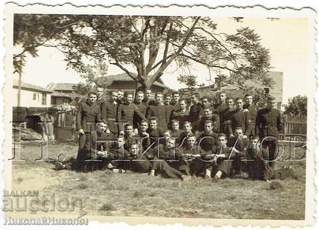 1941 ΜΙΚΡΗ ΠΑΛΙΑ ΦΩΤΟΓΡΑΦΙΑ ΣΒΙΣΤΟΒ ΜΑΘΗΤΕΣ ΓΥΜΝΑΣΙΟΥ ΣΕ ΕΚΔΡΟΜΗ Ζ501