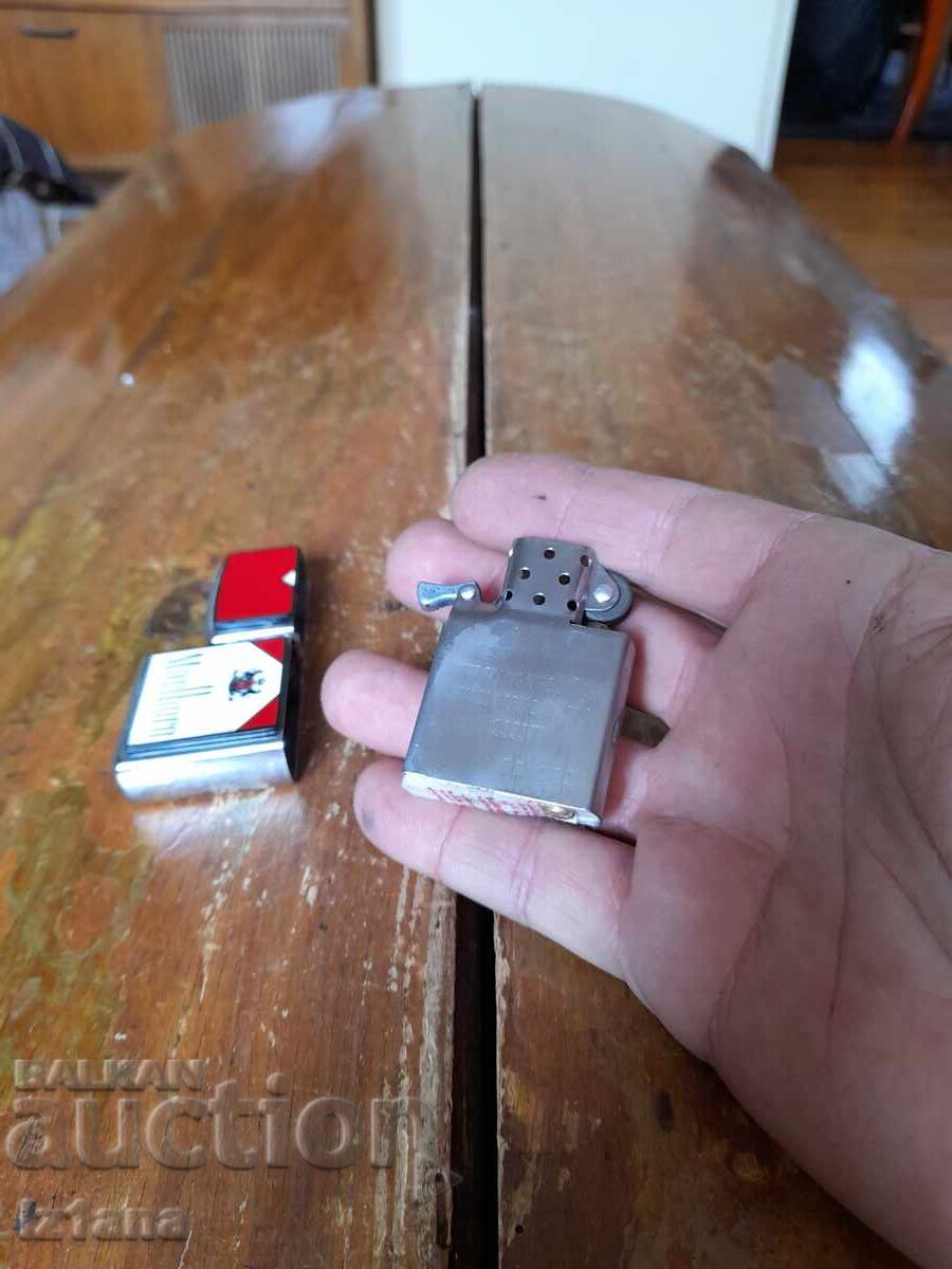 O brichetă veche Marlboro - 6 O brichetă veche Marlboro - 6