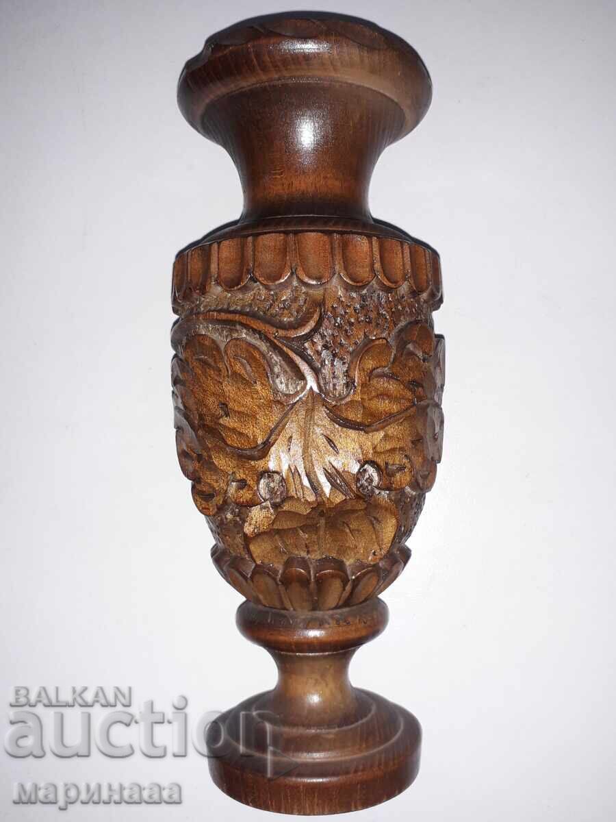 VAZĂ. SCULPTURĂ ÎN LEMN cu preț € 6.50 | 12.71 BGN