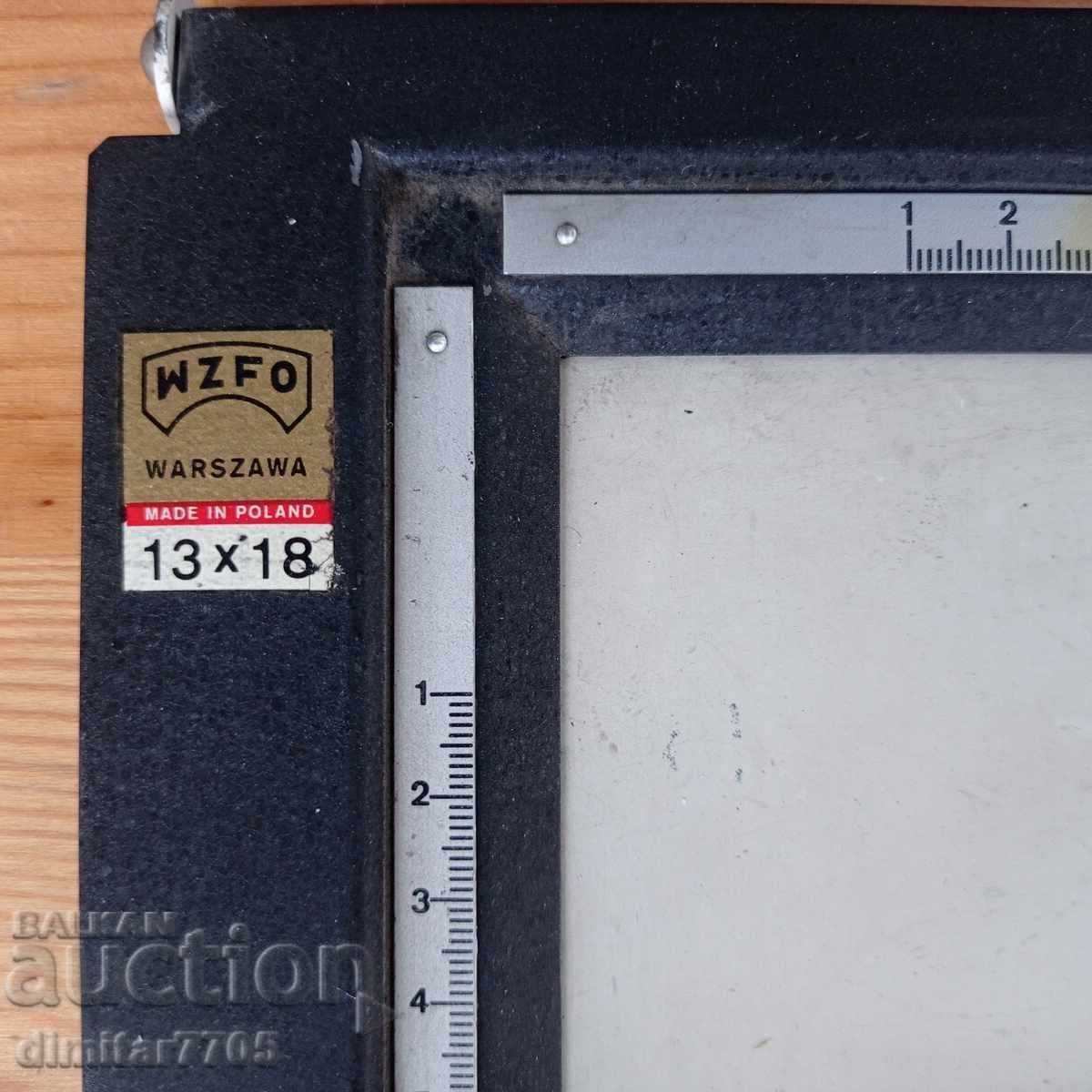 Cadru metalic pentru fotografii, copiere și înrămare cu preț € 4.00 | 7.82 BGN