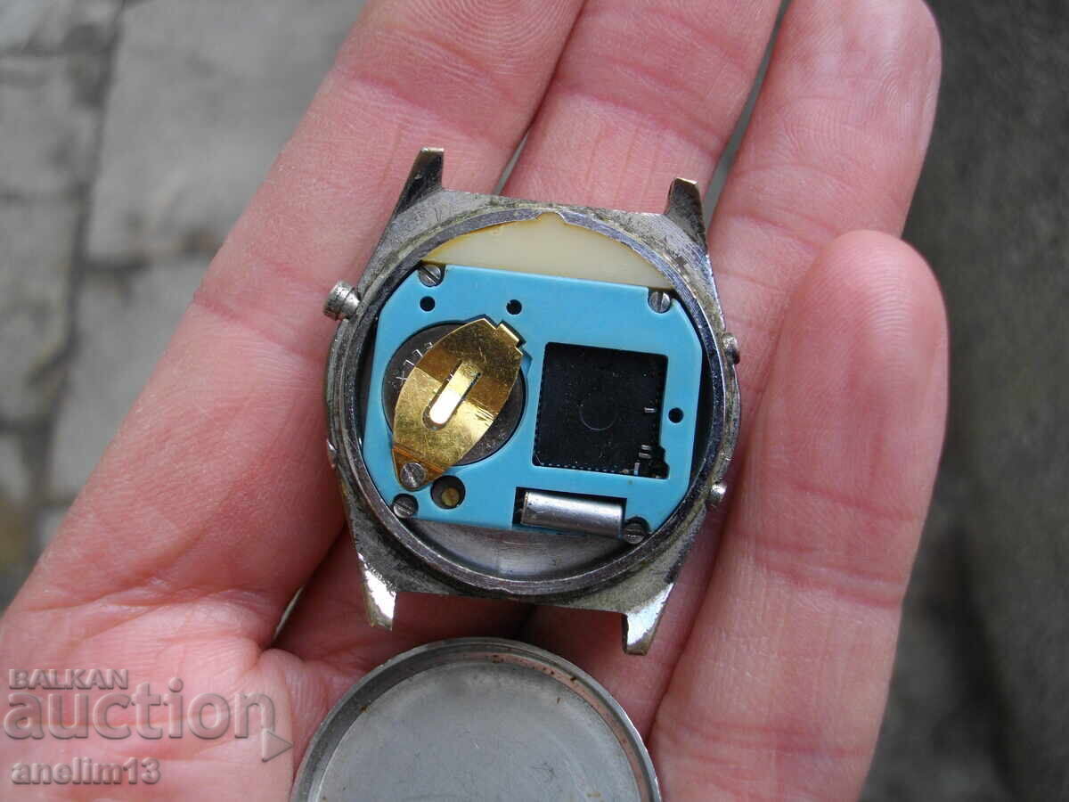 КОЛЕКЦИОНЕРСКИ РЕТРО ЕЛЕКТРОНЕН ЧАСОВНИК BULETRONIC - 7