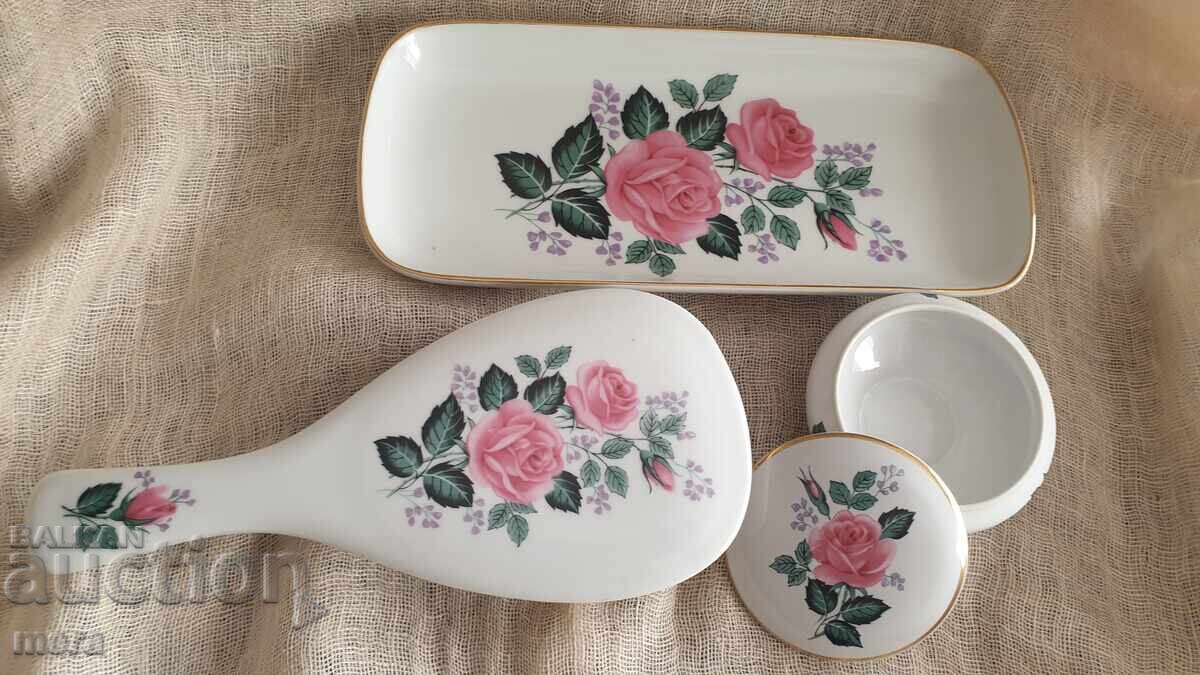 Set cosmetic din porțelan - 3 piese cu preț € 48.00 | 93.88 BGN