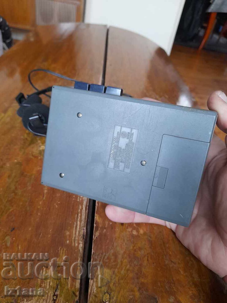Livrarea Walkman vechi Sanyo M-G7SP