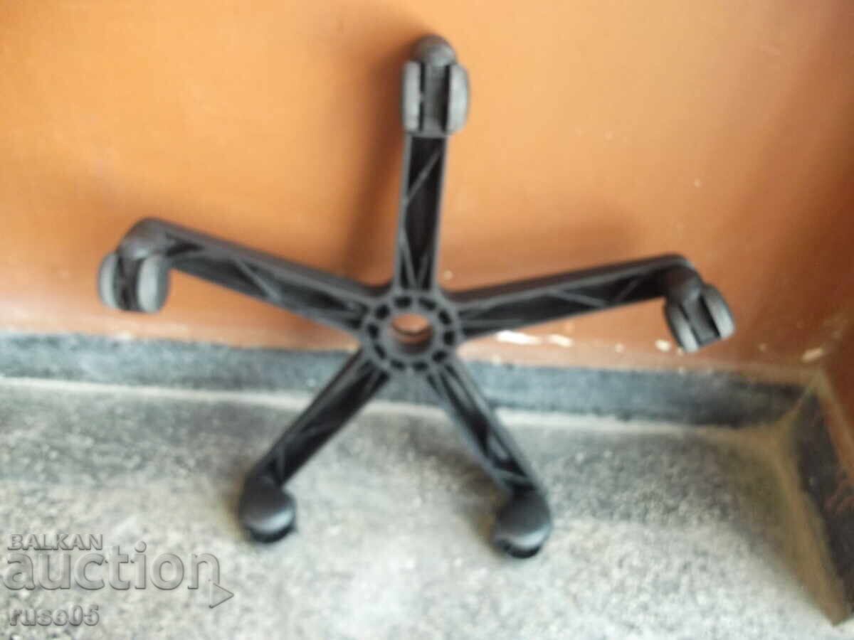 Licitație Crosshair cu roți pentru un scaun de birou