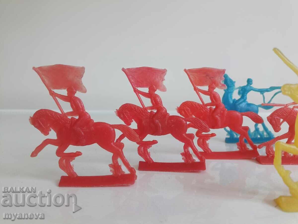Vintage Russian toys, Red Army, 20 pieces with price € 15.00 | 29.34 BGN Vintage Russian toys, Red Army, 20 pieces with price € 15.00 | 29.34 BGN