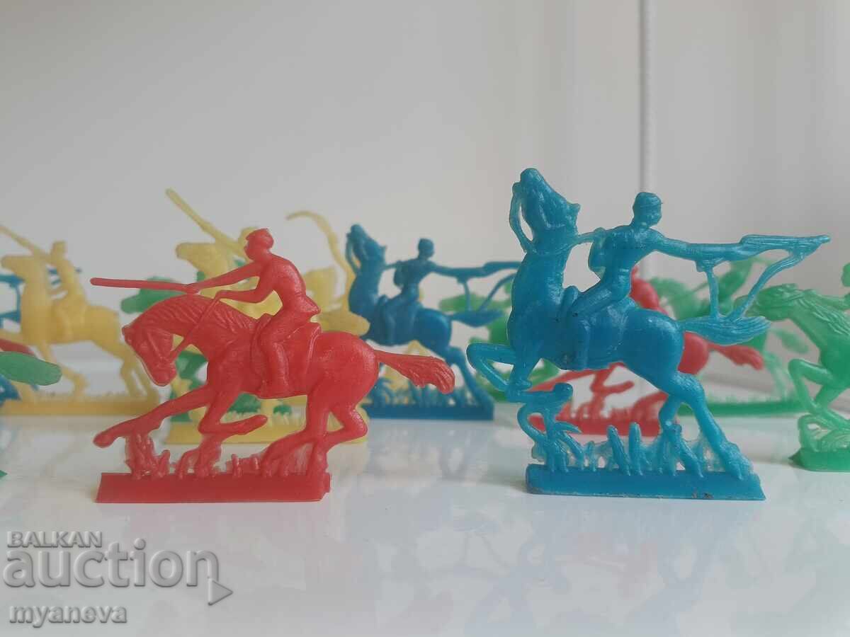 Delivery of Vintage Russian toys, Red Army, 20 pieces Delivery of Vintage Russian toys, Red Army, 20 pieces
