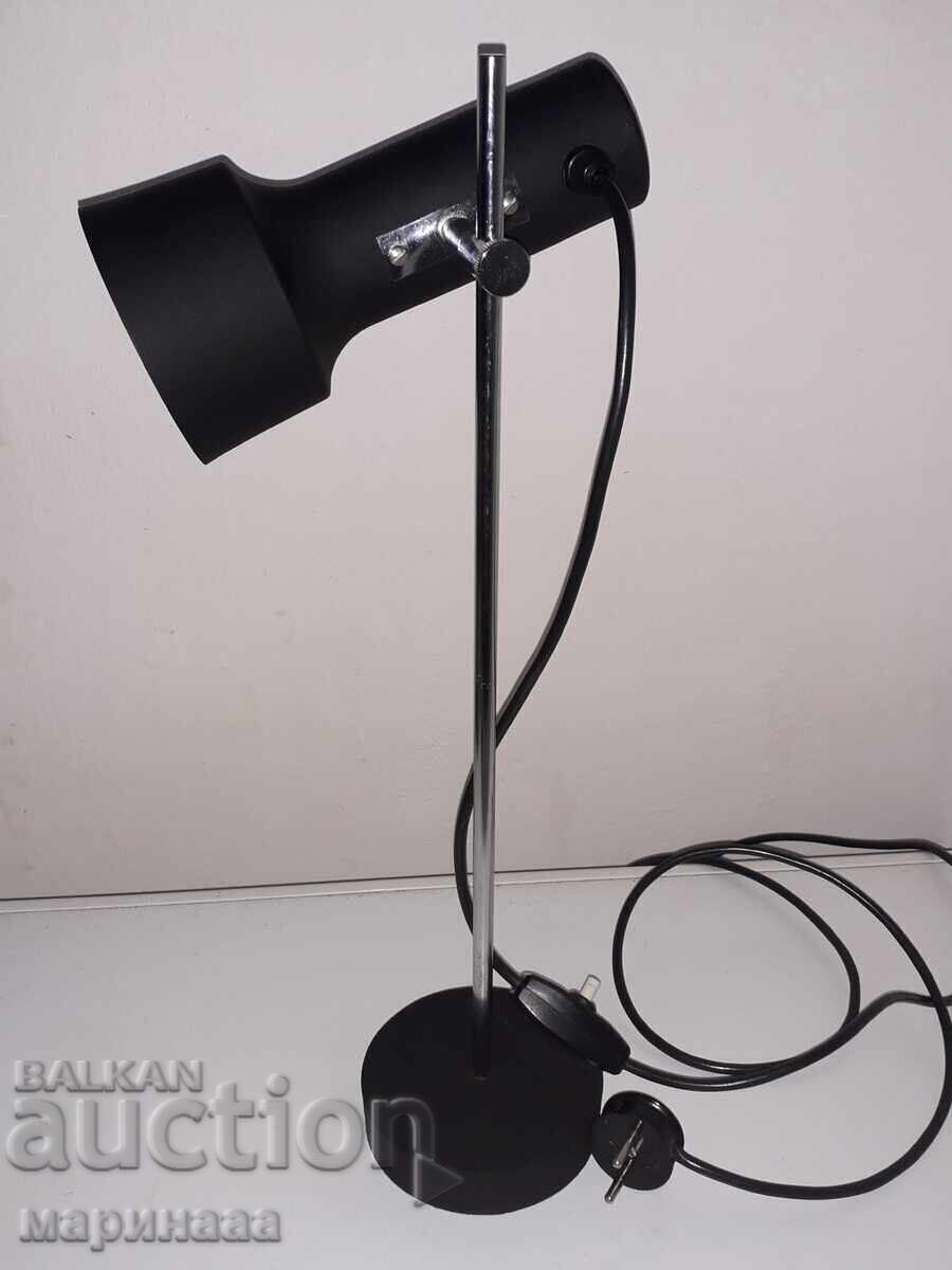 LAMPĂ DE MASĂ VINTAGE DE DESIGN cu preț € 12.00 | 23.47 BGN