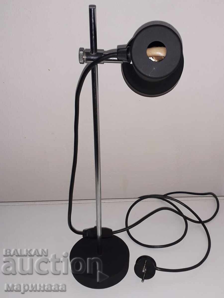 Livrarea LAMPĂ DE MASĂ VINTAGE DE DESIGN
