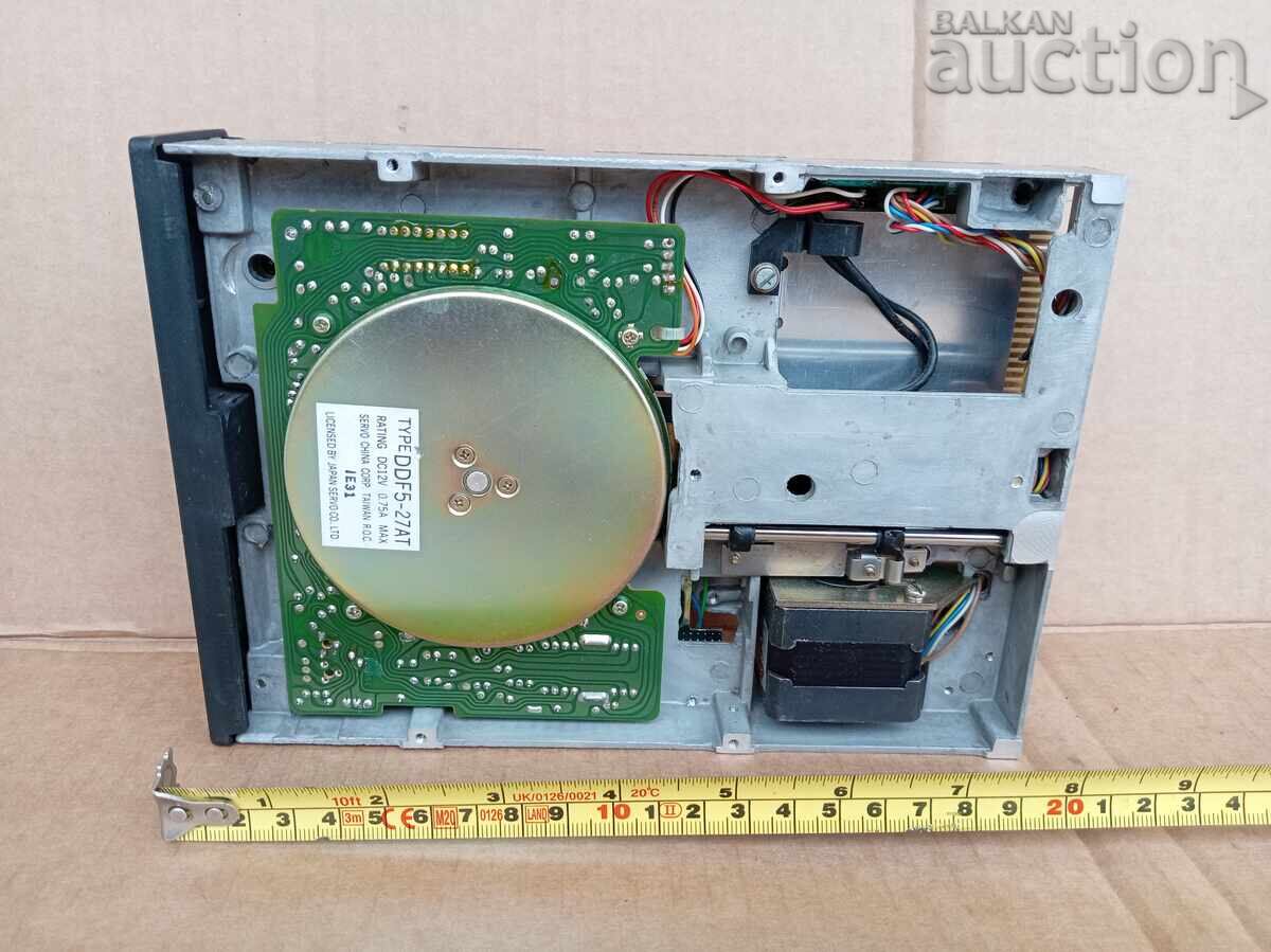 Periferice vechi unitate floppy computer PRAVETS 8 16 IZOT cu preț € 61.00 | 119.31 BGN