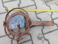 старинен голям кован капан за лисици язовци вълци