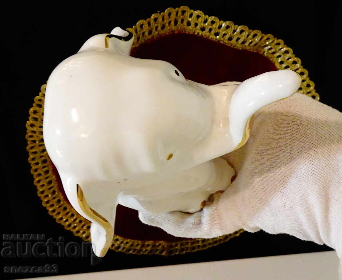 Delivery of Porcelain Elephant figurine, gold, West Germany