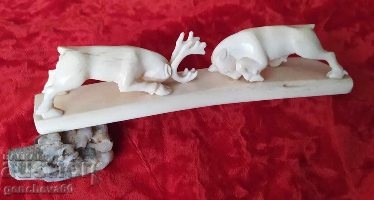 Figurină rusească din os sculptată manual cu preț € 80.00 | 156.47 BGN Figurină rusească din os sculptată manual cu preț € 80.00 | 156.47 BGN